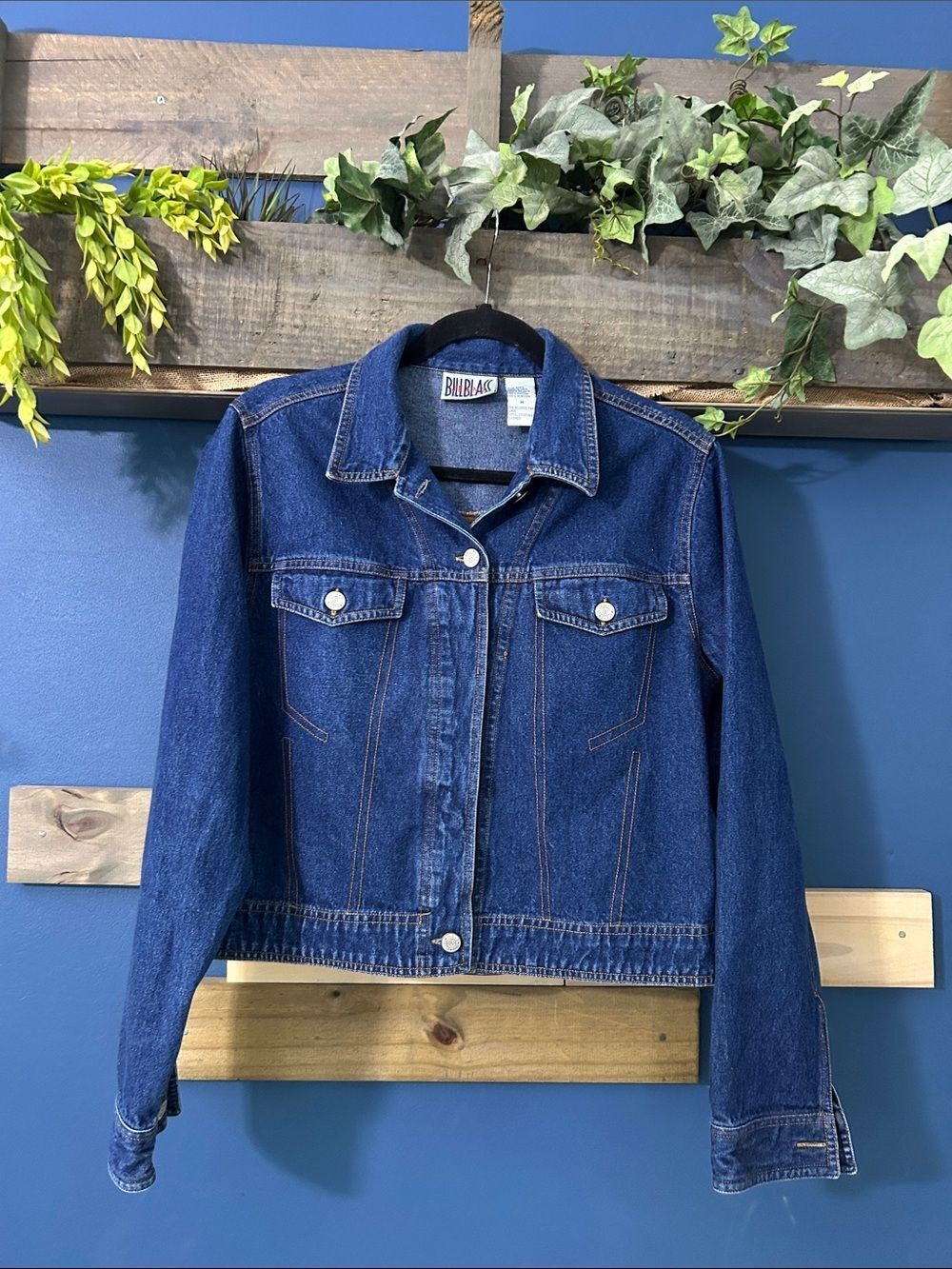 bill blass Dark Blue Denim Jacket with Button Front Med EUC